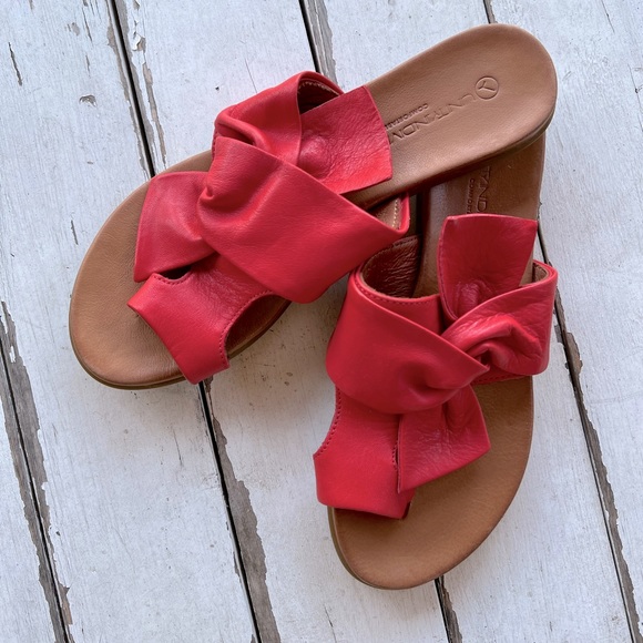 SOLD ✨ NWOB Leather Red sandals. Unity in Diversity size 38 (7 1/2) NWOB - Picture 2 of 7